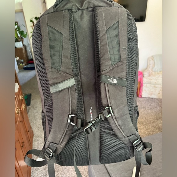 THE NORTH FACE Vault Backpack - Picture 7 of 10